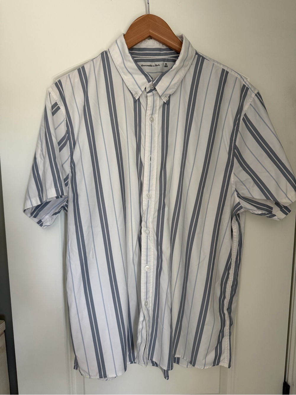 Abercrombie & Fitch White and Gray Striped Short-Sleeve Button-Down Shirt